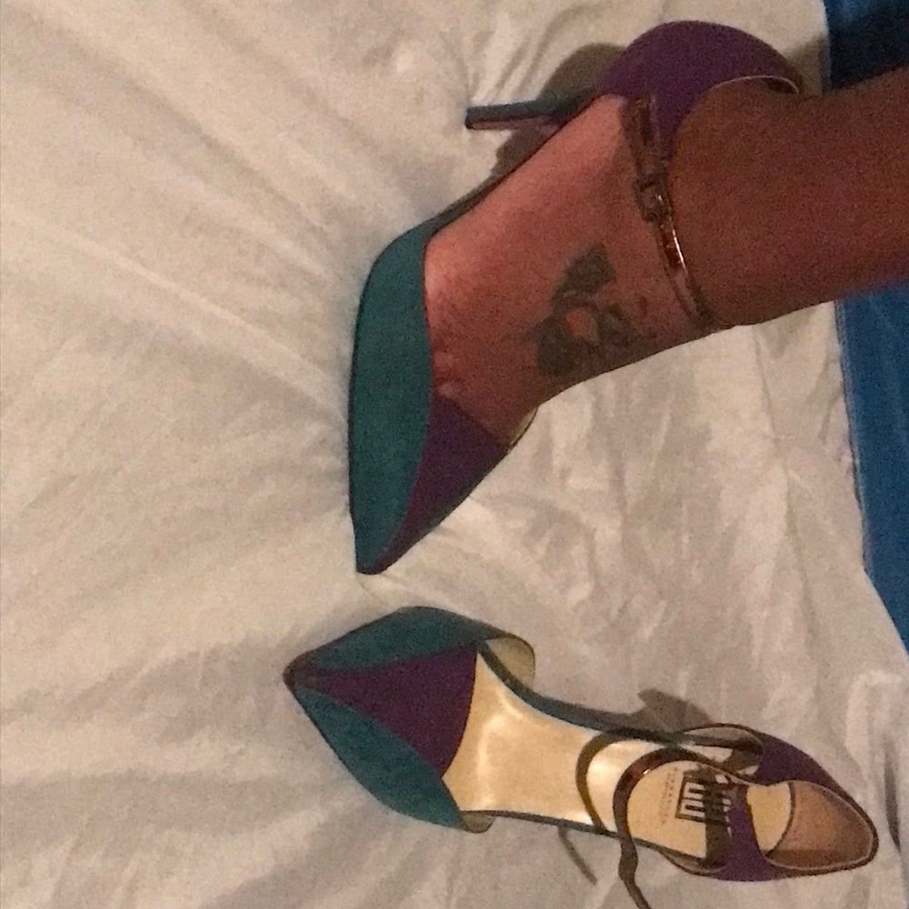 Beautiful Swayed💍Purple Teel Heels